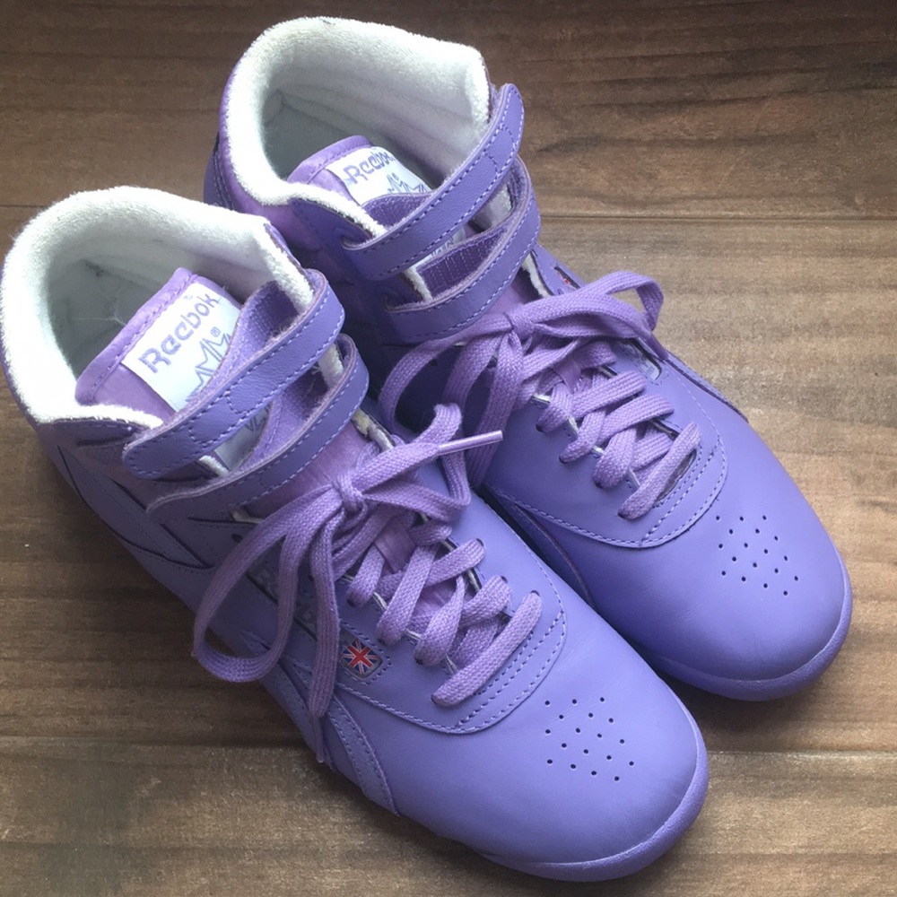 Hi-top Reebok sneakers